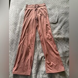 Vuori wide leg legging pants
